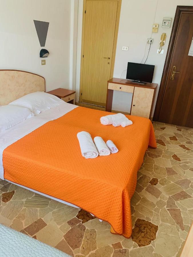 Hotel Ariosto Rimini Exterior photo