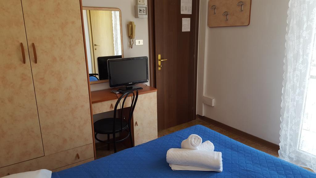 Hotel Ariosto Rimini Exterior photo