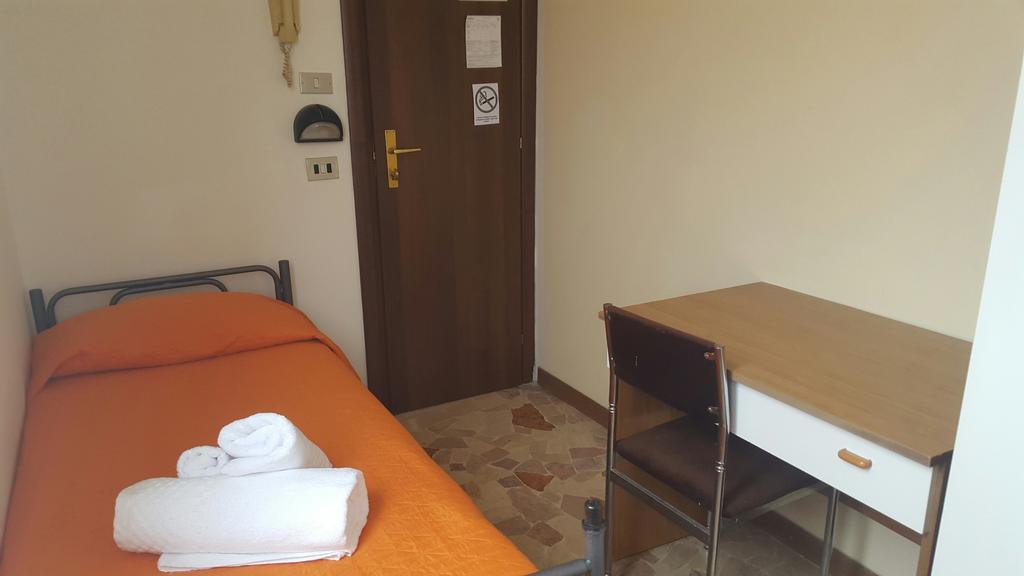 Hotel Ariosto Rimini Exterior photo